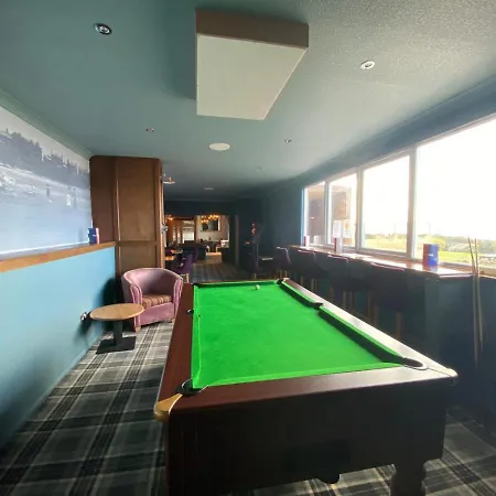 Calder House Nocleg ze śniadaniem 3*