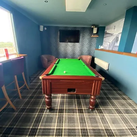 Calder House 3*